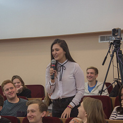 Актёр театра и кино Денис Никифоров рассказал студентам университета об особенностях работы в отечественной киноиндустрии
