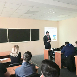 Участники кружка «Креативная экономика» изучили проблему краудфандинга