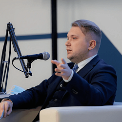 В РТУ МИРЭА состоялась встреча студентов с заместителем председателя Госдумы Борисом Чернышовым