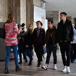 Профориентационная работа университета в сентябре и октябре: тематические экскурсии для абитуриентов, выставки и мероприятия для школьников