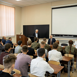 Депутат Государственной Думы посетил Военный учебный центр при РТУ МИРЭА