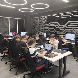 «Инженерные каникулы»: школьникам рассказали об информационной безопасности и направлениях подготовки Института искусственного интеллекта