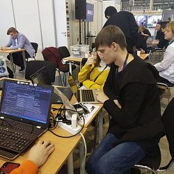 Студенты колледжа РТУ МИРЭА стали призёрами Международного чемпионата высокотехнологичных профессий «Хайтек: навыки будущего» 