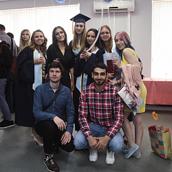 Выпускники университета 2018 года получили свои дипломы 