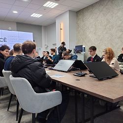 Студенты РТУ МИРЭА познакомились с отечественными микропроцессорами «Эльбрус» на экскурсии в АО «МЦСТ»