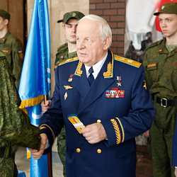 Состоялось торжественное вручение погон выпускникам военной кафедры РТУ МИРЭА
