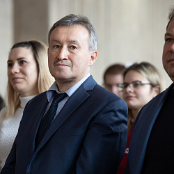 В РТУ МИРЭА состоялось торжественное открытие мемориальной доски в честь основателя и первого ректора вуза Н.Н. Евтихиева