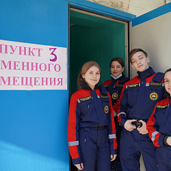 Добровольцы ВСКС оказывают необходимую помощь эвакуированным жителям ДНР и ЛНР