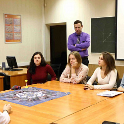 Студенты научного сообщества ИЭП встретились с одним из ведущих игротехников М. Лисициным
