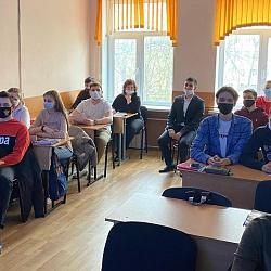 Научный студенческий кружок «Креативная экономика» обсудил проблемы мошенничества в банковском секторе