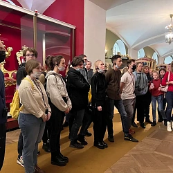 Студенты Института кибербезопасности и цифровых технологий посетили Оружейную палату Московского Кремля