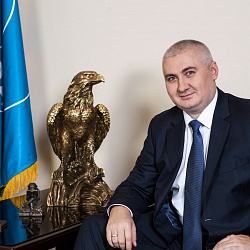 Поздравление ректора Станислава Алексеевича Куджа с Днём защитника Отечества