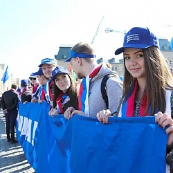 1 мая студенты и преподаватели Московского технологического университета приняли участие в первомайской демонстрации на Красной площади