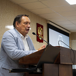 Первокурсники Института кибербезопасности и цифровых технологий познакомились с заведующими кафедрами