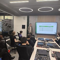 «Инженерные каникулы»: школьникам рассказали об информационной безопасности и направлениях подготовки Института искусственного интеллекта