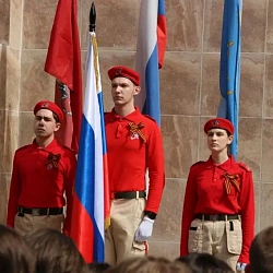 В Колледже программирования и кибербезопасности прошла торжественная линейка, посвящённая 77-й годовщине Победы советского народа в Великой Отечественной войне