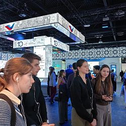 Кураторы-преподаватели ИТХТ имени М.В. Ломоносова посетили выставки «Путешествие по России» и «Регион 2030. Платформа будущего» со своими студентами