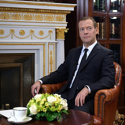 Премьер-министр России Дмитрий Медведев поздравил коллектив Московского технологического университета (МИРЭА) с 70-летним юбилеем