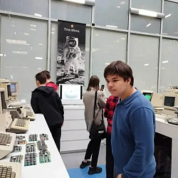Студенты Колледжа программирования и кибербезопасности посетили Музей техники Apple
