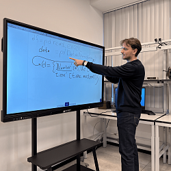 В РТУ МИРЭА состоялся мастер-класс «Технологии RFID: создание умных меток»