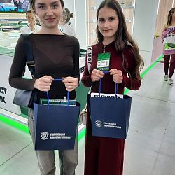 Студенты и сотрудники ИТХТ имени М.В. Ломоносова посетили мероприятия выставки «Химия -2025»