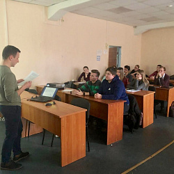 Участники кружка «Креативная экономика» изучили проблему краудфандинга