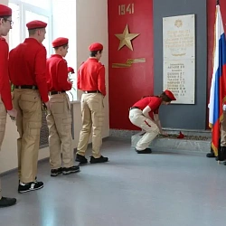В Колледже программирования и кибербезопасности прошла торжественная линейка, посвящённая 77-й годовщине Победы советского народа в Великой Отечественной войне