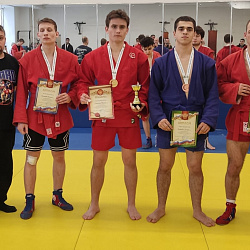 Борцы РТУ МИРЭА выиграли семь медалей на турнире по самбо