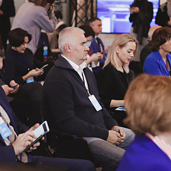 Ректор РТУ МИРЭА посетил Фестиваль технических разработок «Техносреда»