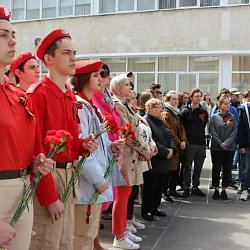 В Колледже программирования и кибербезопасности прошла торжественная линейка, посвящённая 77-й годовщине Победы советского народа в Великой Отечественной войне