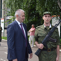 Студенты, проходящие учебные сборы в Тамбове, приняли военную присягу в присутствии ректора университета
