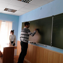 В рамках Региональной инновационной площадки Московской области «Лаборатория И3 - Инженер.  Изобретатель.  Исследователь» филиал в г. Серпухове посетили школьники 9-10 классов СОШ №10