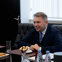 В РТУ МИРЭА состоялась встреча студентов с заместителем председателя Госдумы Борисом Чернышовым