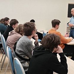 Студенты колледжа РТУ МИРЭА узнали об истории учебного заведения в рамках встречи с преподавателем