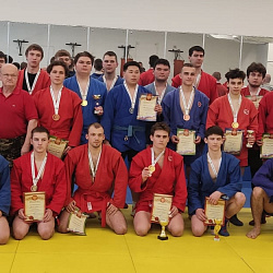 Борцы РТУ МИРЭА выиграли семь медалей на турнире по самбо