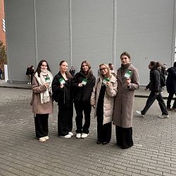 Студенты и сотрудники ИТХТ имени М.В. Ломоносова посетили мероприятия выставки «Химия -2025»