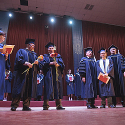 Выпускники университета 2018 года получили свои дипломы 