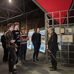 Студенты и преподаватели кафедры экономики побывали с экскурсией в Государственном музее обороны Москвы