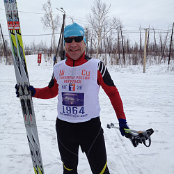 Доцент кафедры физического воспитания РТУ МИРЭА В.В. Лавриненко преодолел 75-й лыжный марафон