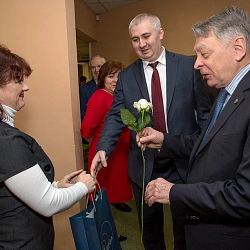 В Университете прошли торжественные мероприятия, посвящённые Международному женскому дню