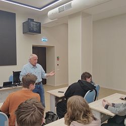 Студенты колледжа РТУ МИРЭА узнали об истории учебного заведения в рамках встречи с преподавателем