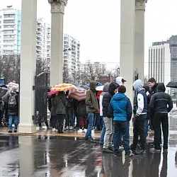 Студенты кампуса на ул. Стромынка приняли участие в ежегодном традиционном субботнике в Парке культуры и отдыха «Сокольники»