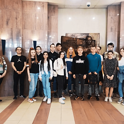 Студенты и преподаватели кафедры экономики посетили с экскурсией Государственный музей обороны Москвы