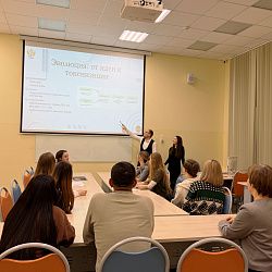 В Институте технологий управления состоялся круглый стол на тему «Цифровая трансформация финансовой отрасли: эволюция или революция?»