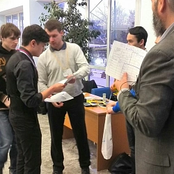 Студенты Колледжа при Университете приняли участие в зимних соревнованиях клуба спортивной робототехники МФТИ.