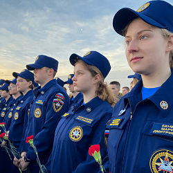 Добровольцы ЦСО ВСКС почтили память советских солдат у подножия Ржевского мемориального комплекса
