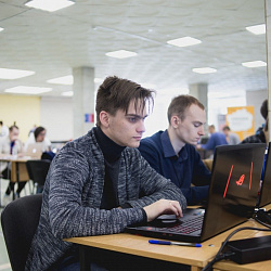 В университете прошёл первый открытый хакатон по информационным технологиям PahdaHack