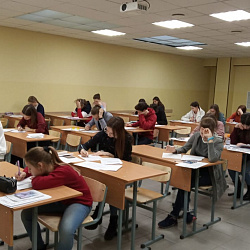В РТУ МИРЭА прошёл заключительный этап олимпиады «Звезда» по профилям «Естественные науки» и «Обществознание»