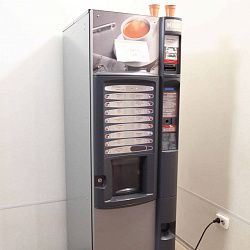 Ученый РТУ МИРЭА перечислил неочевидные причины, по которым кофе из автомата может быть опасен для здоровья 