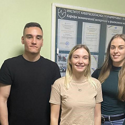 Студенты Института кибербезопасности и цифровых технологий прошли в полуфинал Федерального кубка по коммуникативным боям III Всероссийского чемпионата по финансовой грамотности